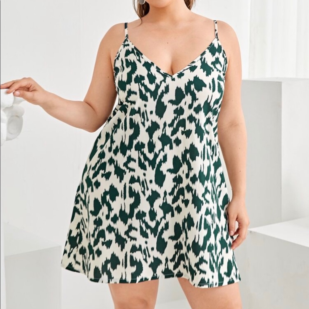 Brand New Shein Plus V-Neck Allover Print Dress